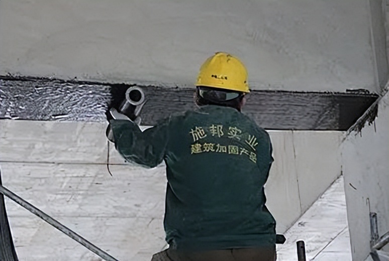 高層建筑加固，使用碳纖維加固性能如何